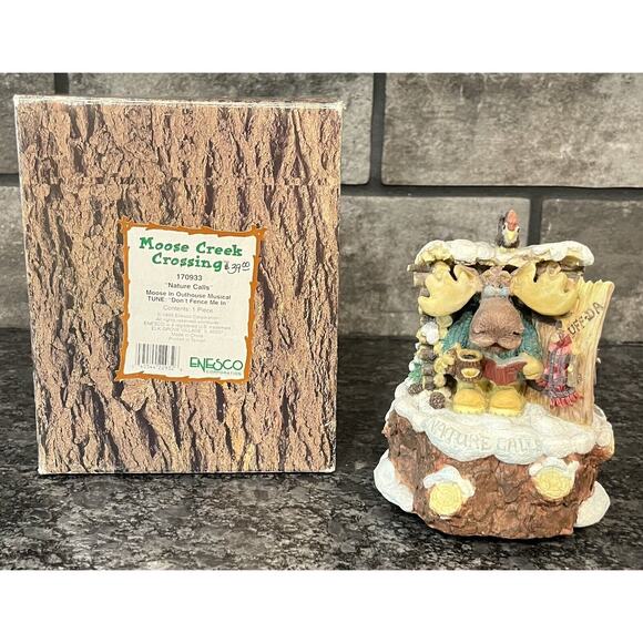 Enesco Moose Creek Crossing “Nature Calls” 1995 Musical Moose Outhouse #170933 - Picture 1 of 8